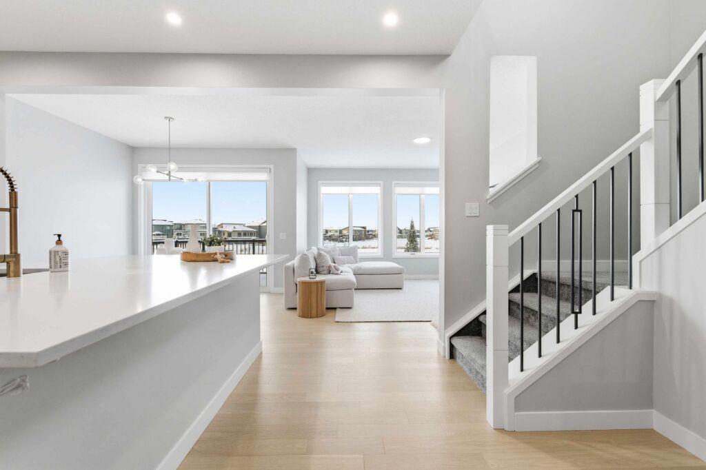 4988 Kinney Road Keswick walkout home backing onto pond